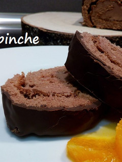 Una foto de Brazo de gitano de chocolate con frosting sin gluten