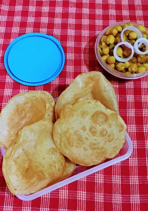 A picture of Puri Chole.