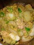 ผัดผงกะหรี่ไก่ใส่ผักกาดขาว : Stir-fried chicken with curry powder and Chinese cabbage