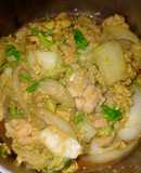 ผัดผงกะหรี่ไก่ใส่ผักกาดขาว : Stir-fried chicken with curry powder and Chinese cabbage