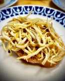 Tosta de angulas al ajillo
