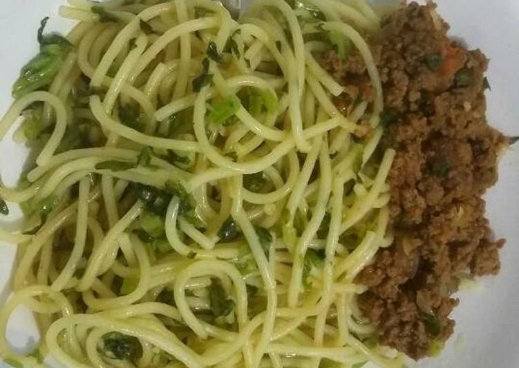 # Macarrão com talo de rúcula ♡ - Gozhowgos