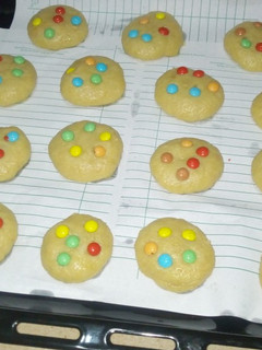 A picture of Chocolate n robo cookies.