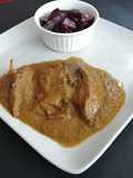 Carne con salsa de callampas secas
