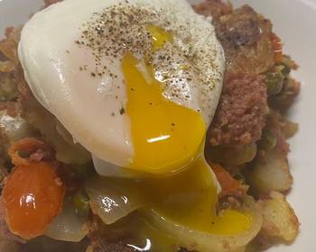 Easy Prepare Recipe Spicy Corned Beef Hash with Poached Egg Home Style