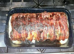 Una foto de Carne rellena envuelta en tocino