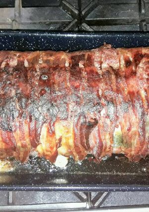 Una foto de Carne rellena envuelta en tocino