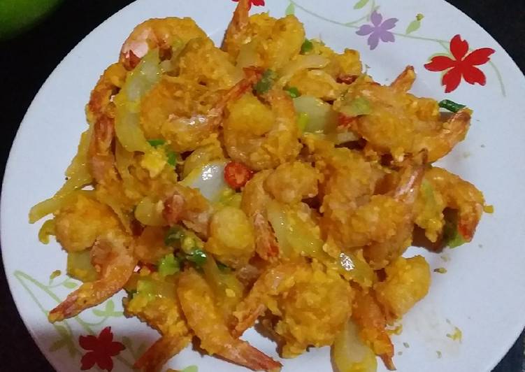 Cara Membuat Udang goreng telur asin yang Gurih