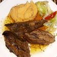 Roast beef al horno, puré mixto y ensalada