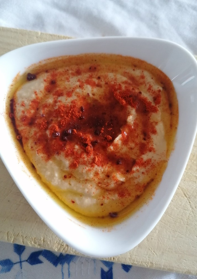 Una foto de 9.Hummus tradicional