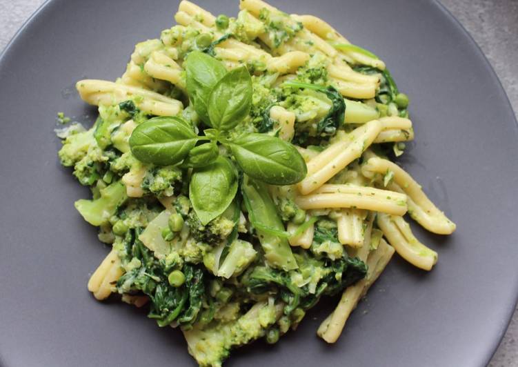 Creamy Green Leek & Pea Pasta Creamy Green Leek & Pea Pasta