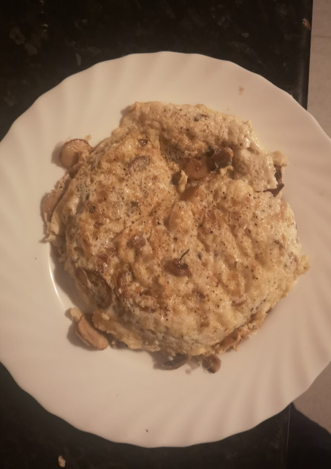 Una foto de Tortilla de claras con champiñones