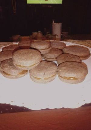 Una foto de Alfajores de chocolate fácil