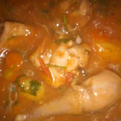 A picture of Chicken soup with groundnut.