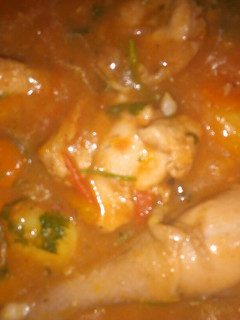 A picture of Chicken soup with groundnut.