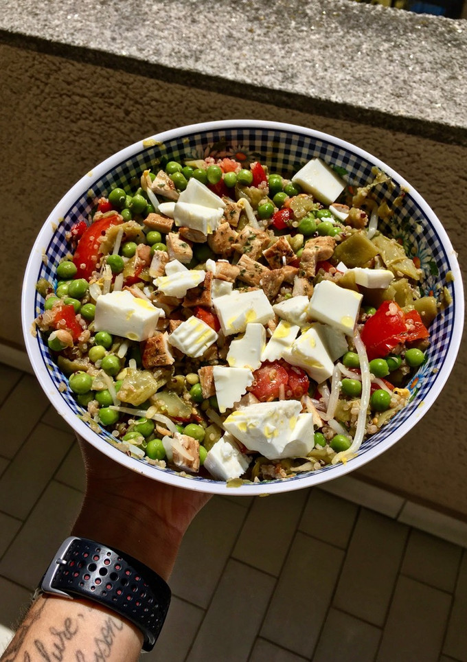 Una foto de Ensalada templada completa
