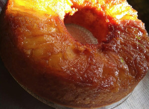 Una foto de Torta invertida de Manzanas 🍎🍎 22 cucharadas