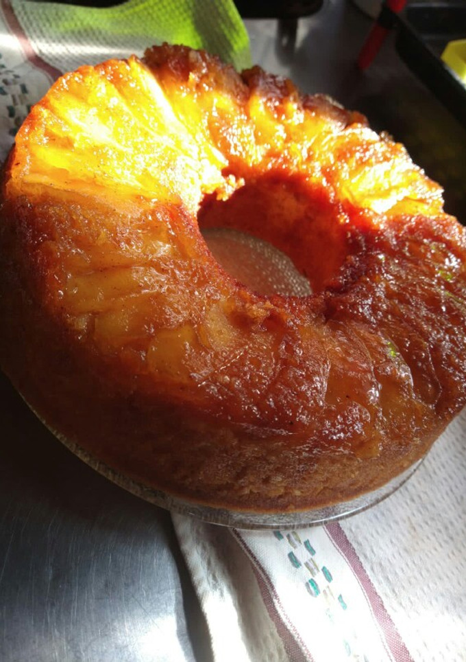 Una foto de Torta invertida de Manzanas 🍎🍎 22 cucharadas