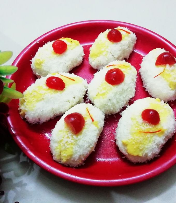 चमचम (Chamcham Recipe In Hindi) रेसिपी बनाने की विधि in Hindi by Aparna Surendra - Cookpad