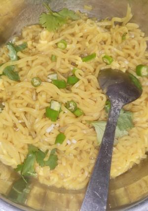 मैगी(maggi recipe in hindi) रेसिपी मुख्य फोटो