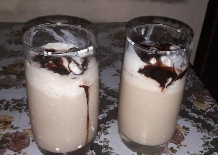 Step-by-Step Guide to Make Homemade Chocolate 🍫 Milkshake