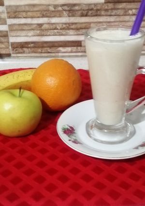 عکسی از دستور اسموتی شیر موز سیب پرتغال