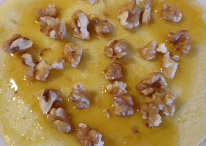 Honey and walnut pancakes