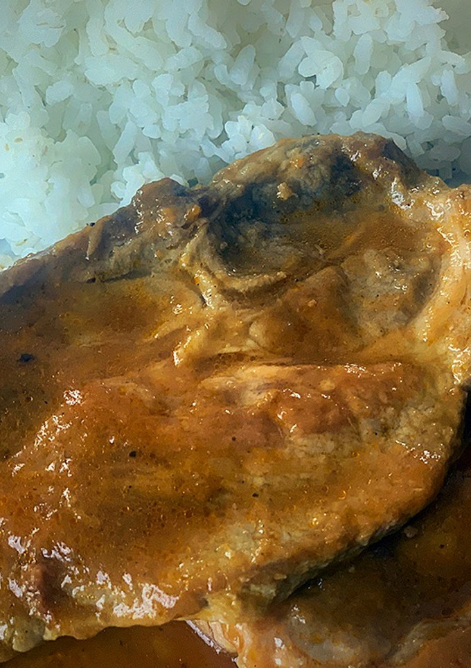 Una foto de Chuletas de cerdo en salsa de café