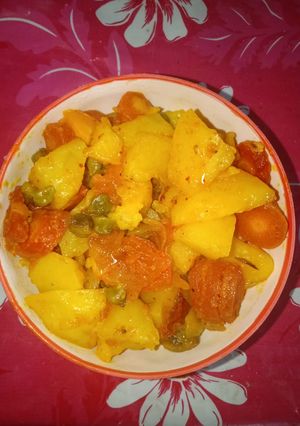 A picture of Potato and carrot veg.