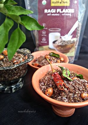 A picture of Ragi flakes snacks.