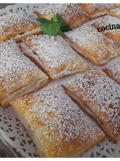 Una foto de Miguelitos de crema pastelera