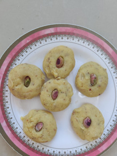 કેસર પેંડા (Kesar Penda Recipe In Gujarati) રેસીપી મુખ્ય ફોટો