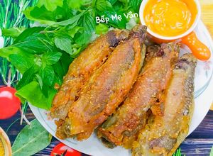 Hình của món Cá chạch chiên mè trắng.