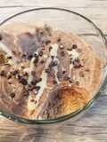 Mug cake al vapore con crema di albumi alla banana