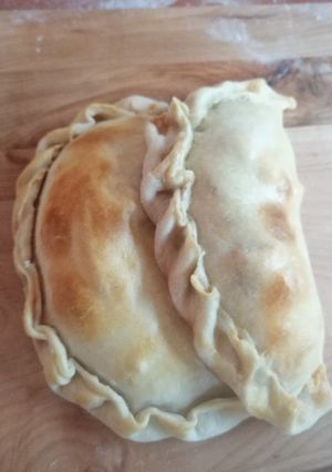 Una foto de Empanadas de pino con ají