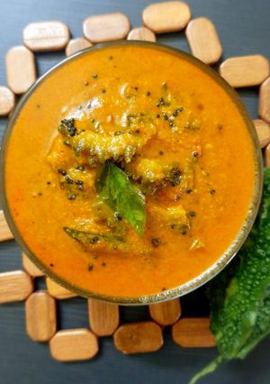 A picture of Pavakkai /bitter gourd pitlai.