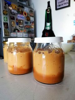 Una foto de Postre serenito casero de dulce de leche 😏👌🏼