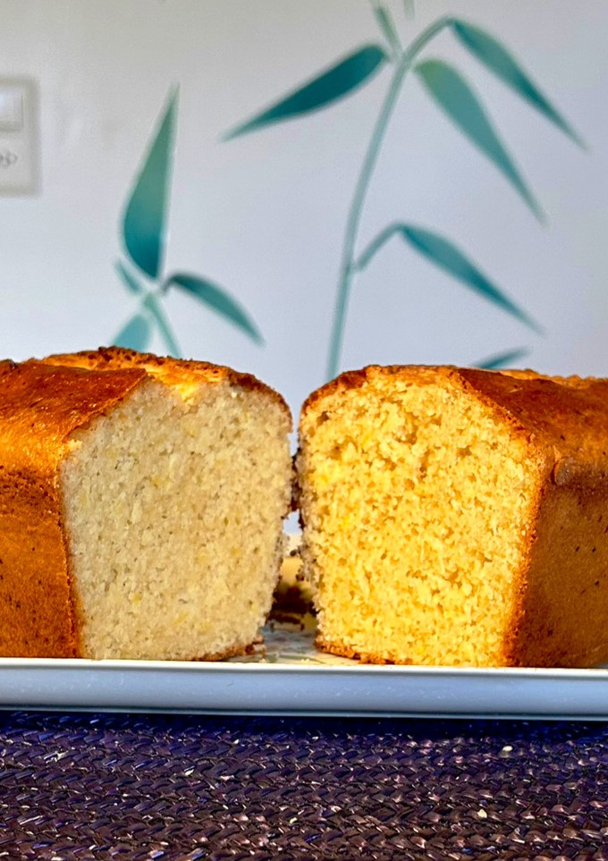 Una foto de Cake de limón entero