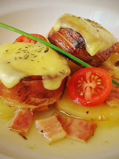 Una foto de Medallones de solomillo de cerdo envueltos en bacon