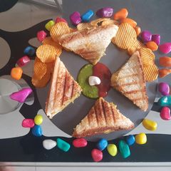 A picture of Potato grilled sandwich.