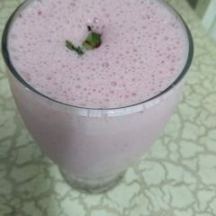 A picture of Strawberry smoothie.