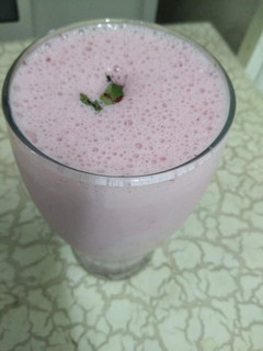 A picture of Strawberry smoothie.
