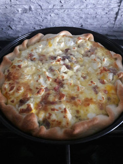 A picture of Spinach,feta and bacon quiche.