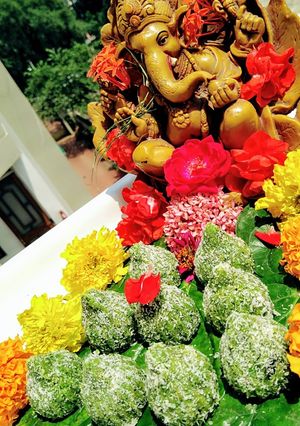 A picture of Paan Modak with Gulkand stuffing.