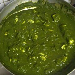 A picture of Palak Paneer.