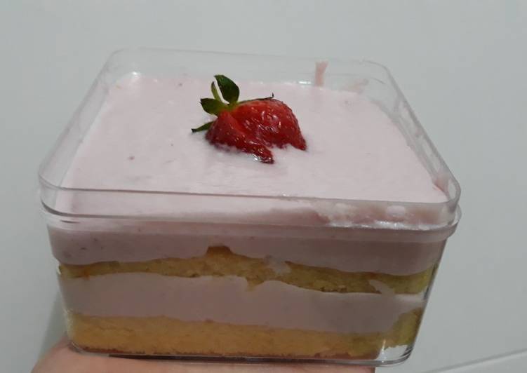 Strawberry Shortcake Dessert Box