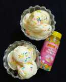Vanilla ice cream with whipping cream powder