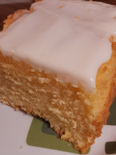 Una foto de Budín húmedo de limón 🍋🍋