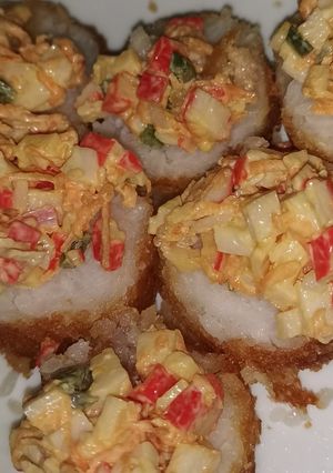 Una foto de Sushi con tampico y salsa de anguila