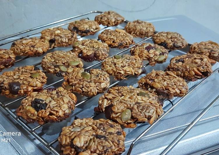 Mudah Cepat Memasak Rolled Oat &amp;amp; Fruit cookies Enak Sederhana